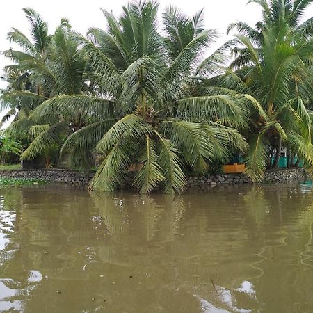 Backwater Retreat Apartment Kumarakom Exterior photo