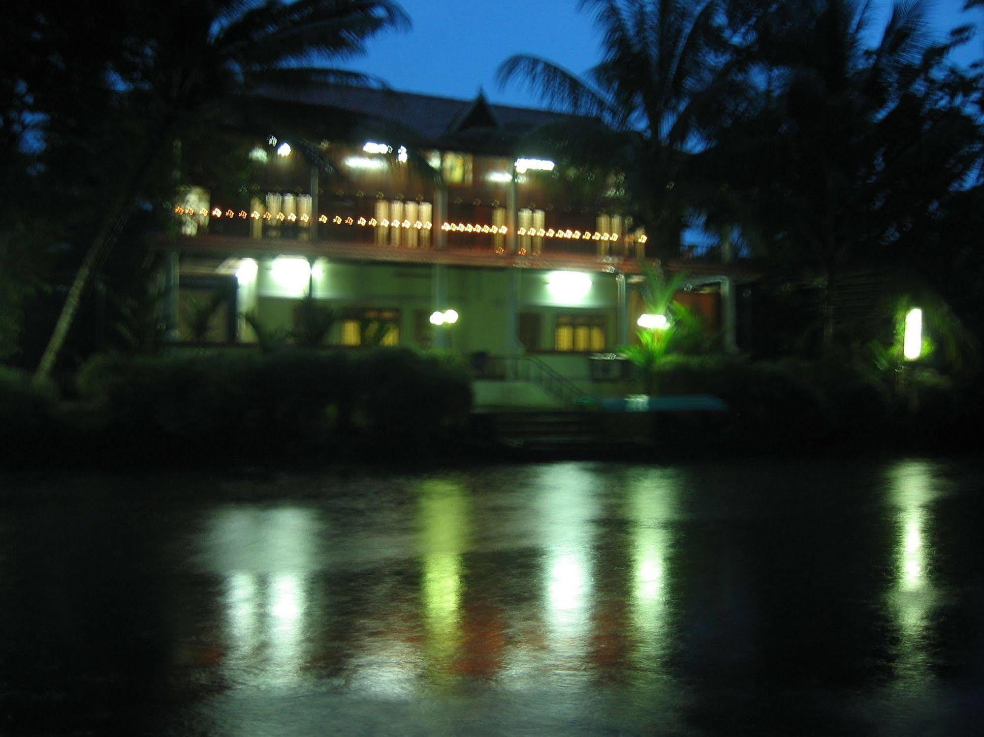 Backwater Retreat Apartment Kumarakom Exterior photo