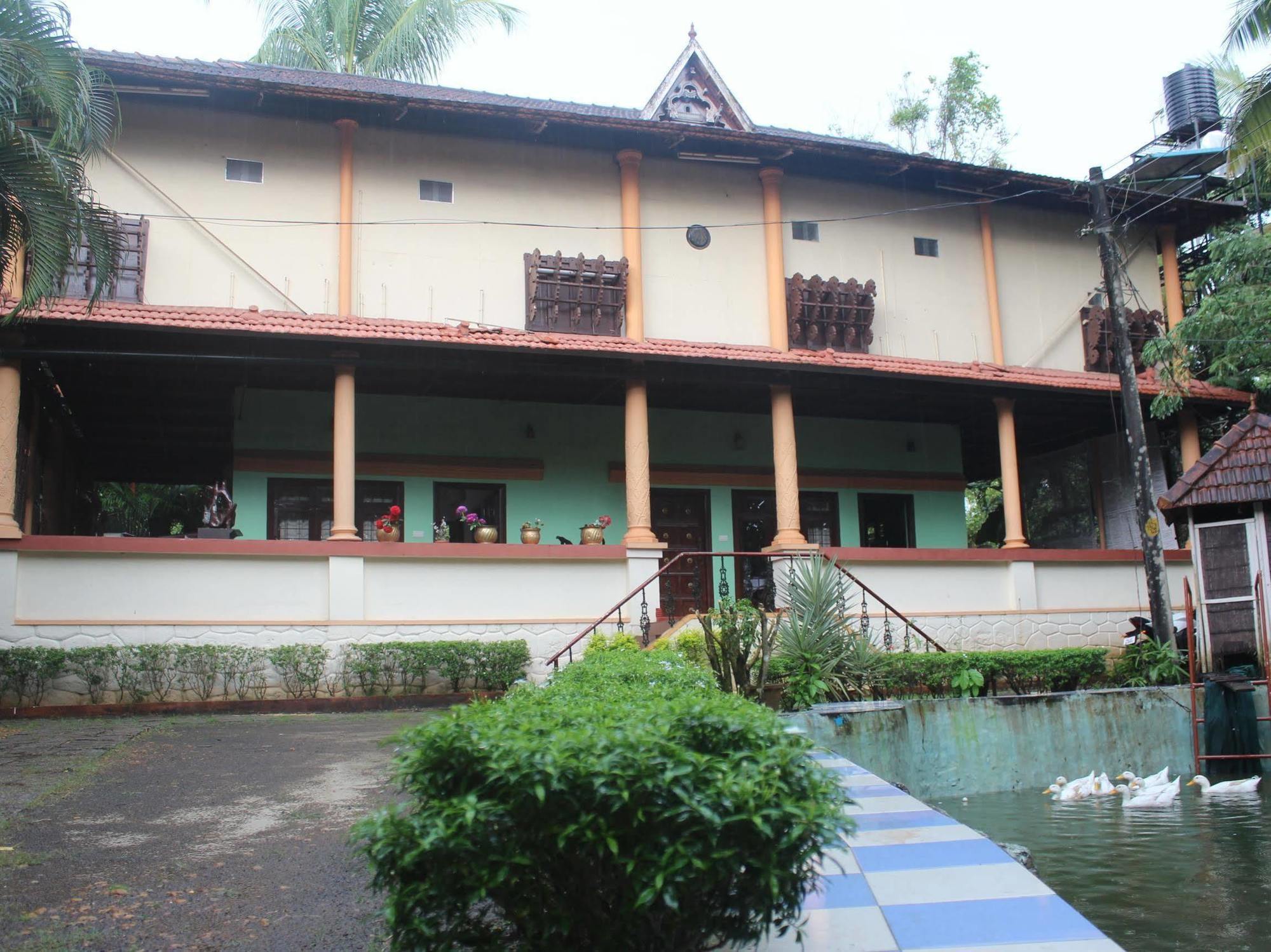 Backwater Retreat Apartment Kumarakom Exterior photo