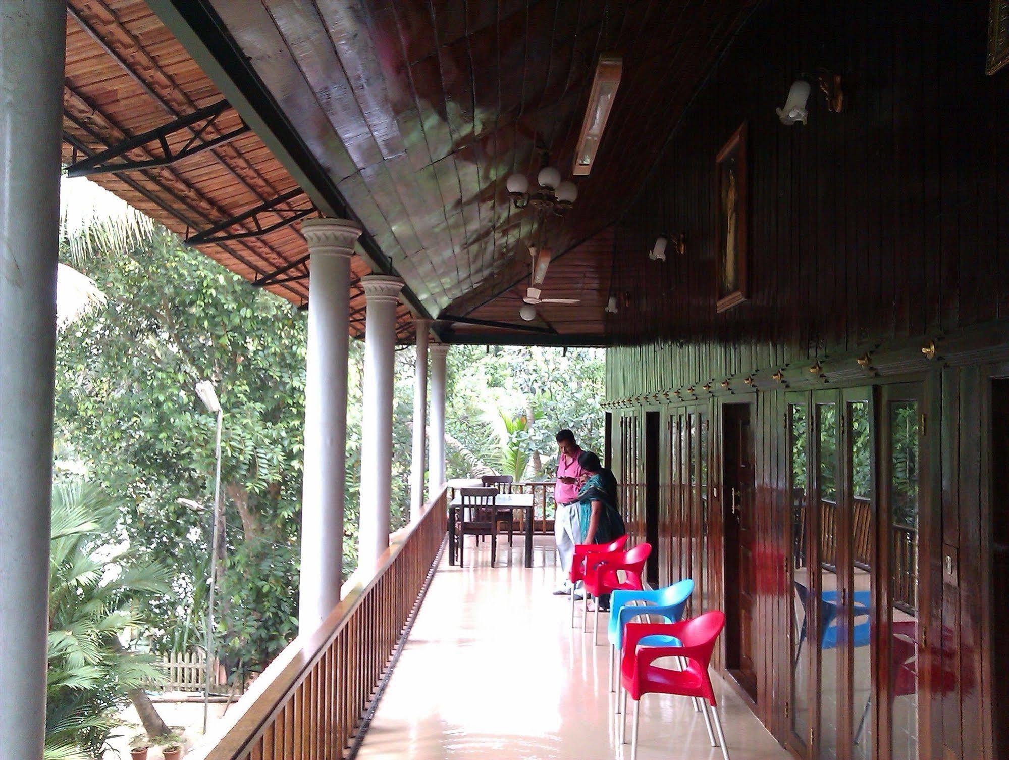 Backwater Retreat Apartment Kumarakom Exterior photo