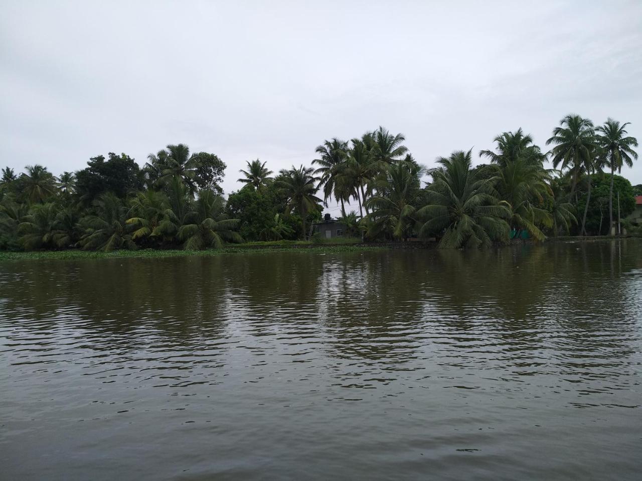 Backwater Retreat Apartment Kumarakom Exterior photo